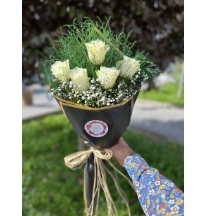 İthal 5 Beyaz Gül Buketi