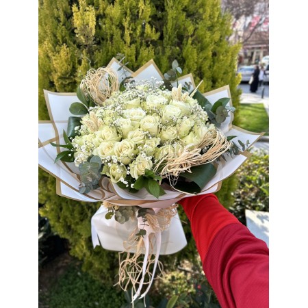 Gösterişli Beyaz İthal Gül Buketi