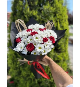 İthal 7 Gül ve Papatya Buketi