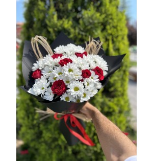 İthal 7 Gül ve Papatya Buketi