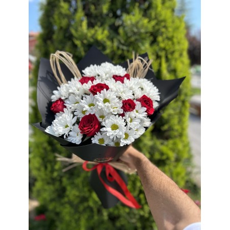İthal 7 Gül ve Papatya Buketi