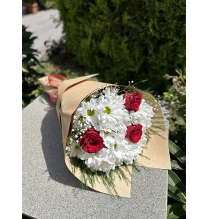 İthal 3 Gül ve Papatya Buket