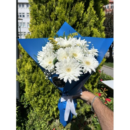 Beyaz Cerbera Buketi