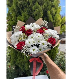 İthal Beyaz Kırmızı Gül ve Papatya