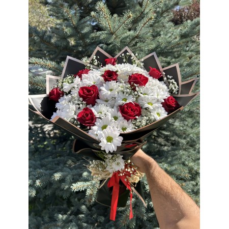 İthal 10 Gül ve Papatya Buketi