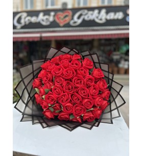 41 Güllü Yapay Buket