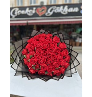 41 Güllü Yapay Buket