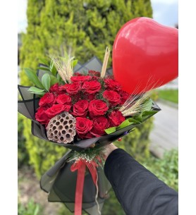 İthal 21 Gül Buketi + Kalpli Balon