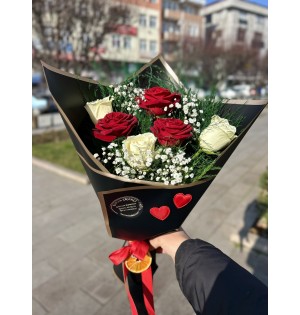 3 Kırmızı 3 Beyaz İthal Gül